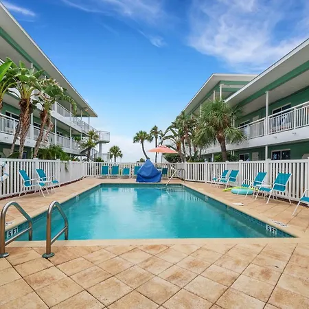Tropic Terrace Suite #54 - Beachfront Resort
